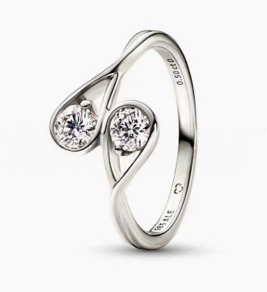 Elegant Vintage-Inspired Zirconia Ring