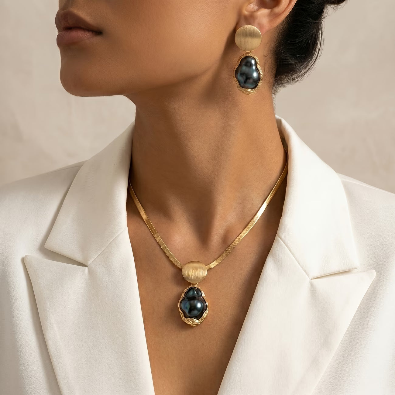 Elegant Baroque Pearl Jewelry Set