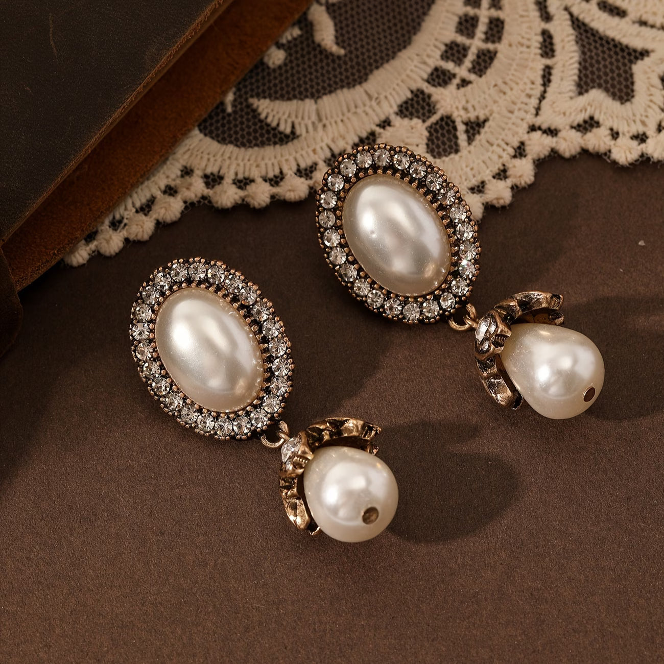 Vintage Frame Pearl Earrings