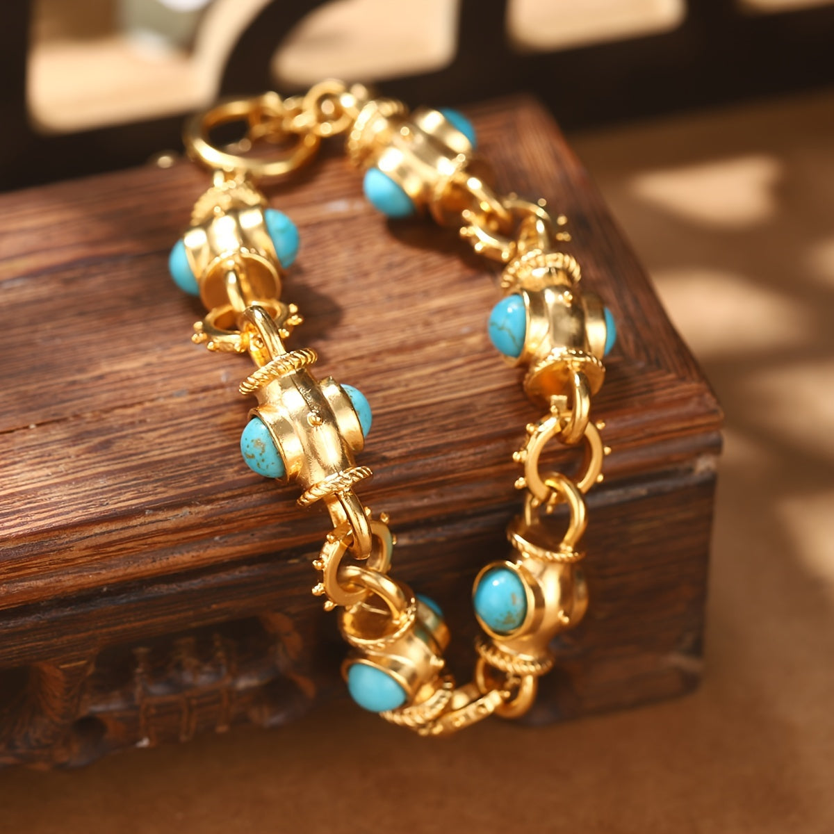 Elegant Turquoise Cabochon Link Bracelet detail