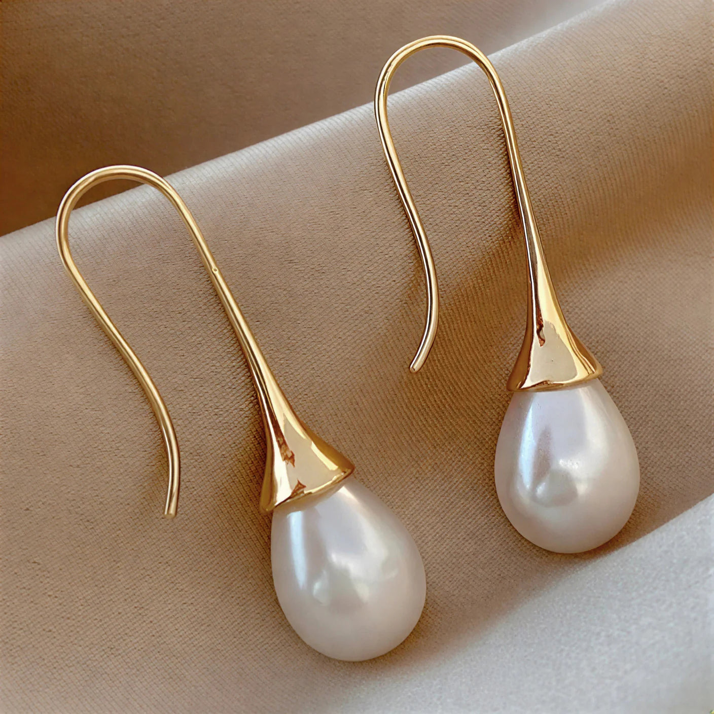 Classic Pearl Hanging Earrings