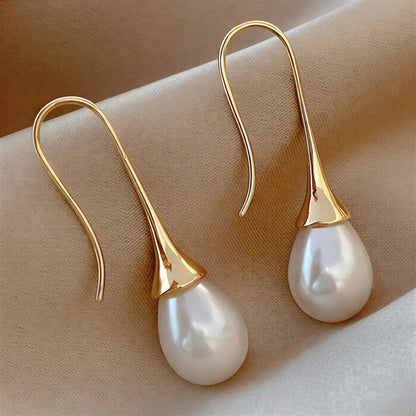 Classic Pearl Hanging Earrings
