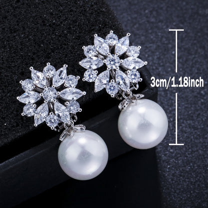 Close-up of the zirconia flower and pearl drop