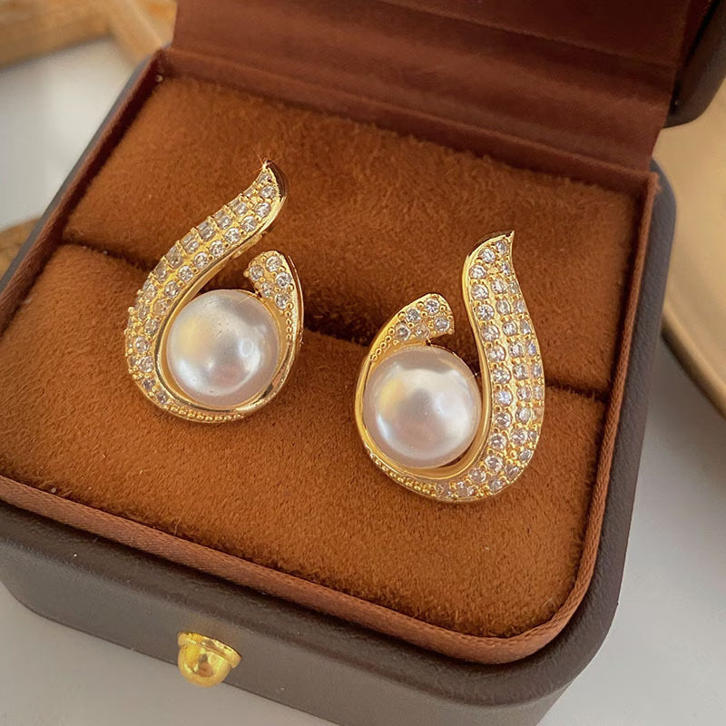 Waterdrop Pearl Earrings