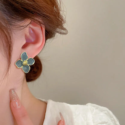 Elegant Light Flower Earrings