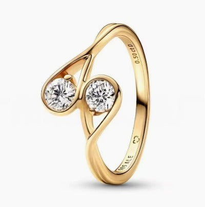 Elegant Vintage-Inspired Zirconia Ring
