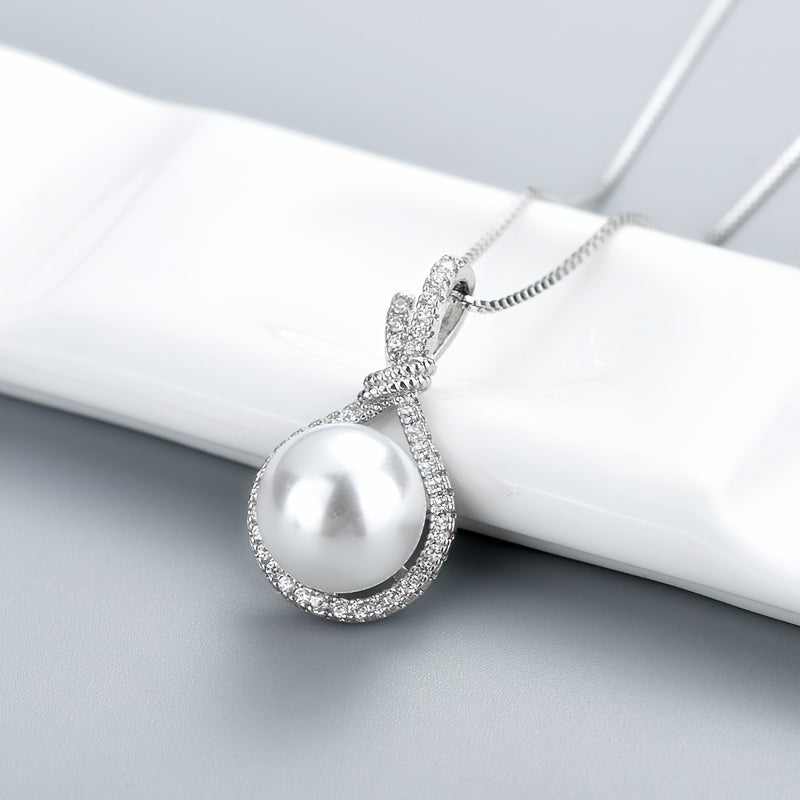 Graceful Pearl Twist Pendant Necklace detail