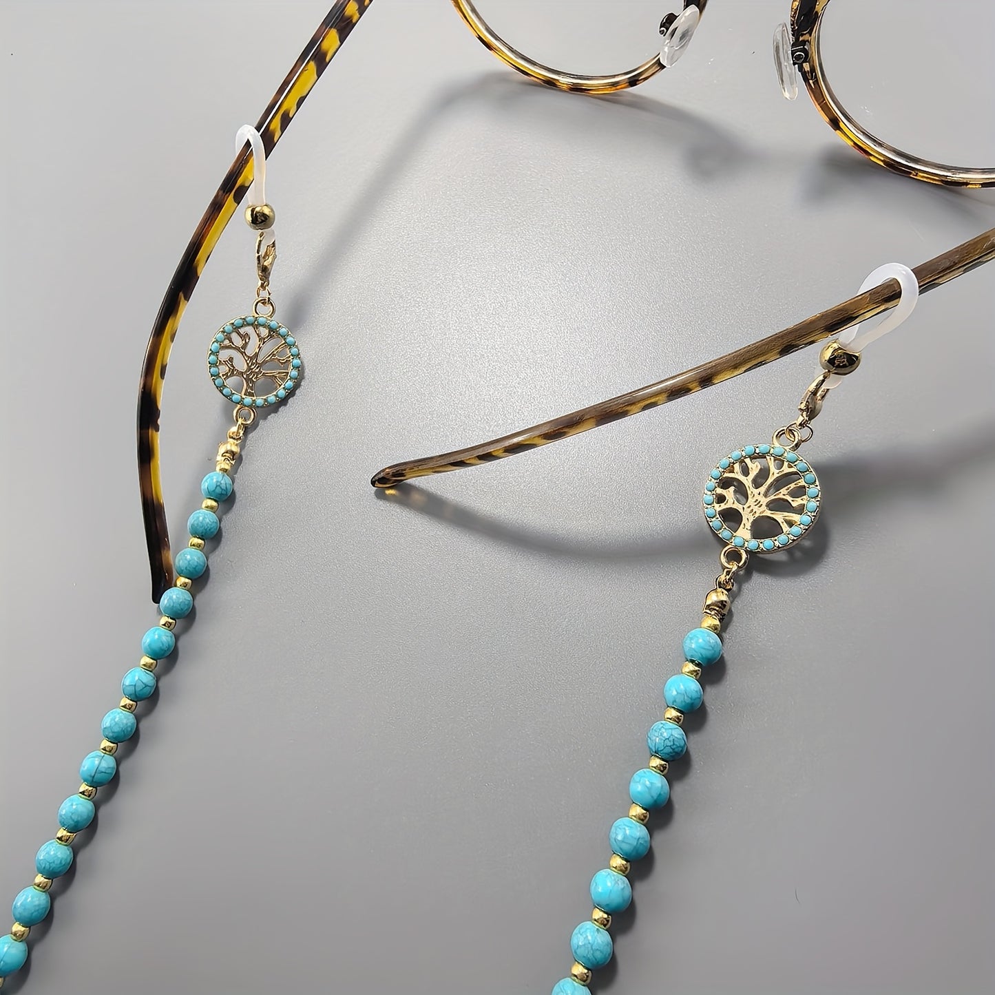Detail of the loop that attaches to the glasses arm