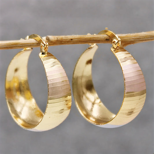 Vintage Style Gold Hoop Earrings Ribbed Texture