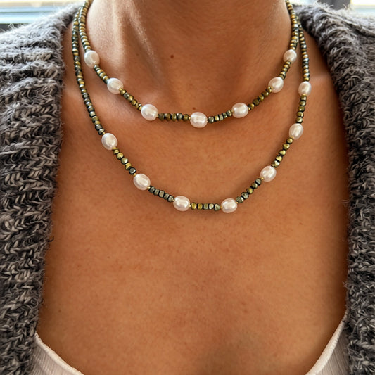 Premium Pearl Stackable Necklace Set (2 pcs)