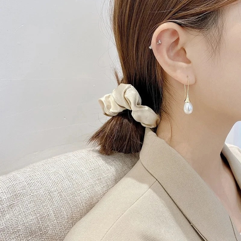 Classic Pearl Hanging Earrings